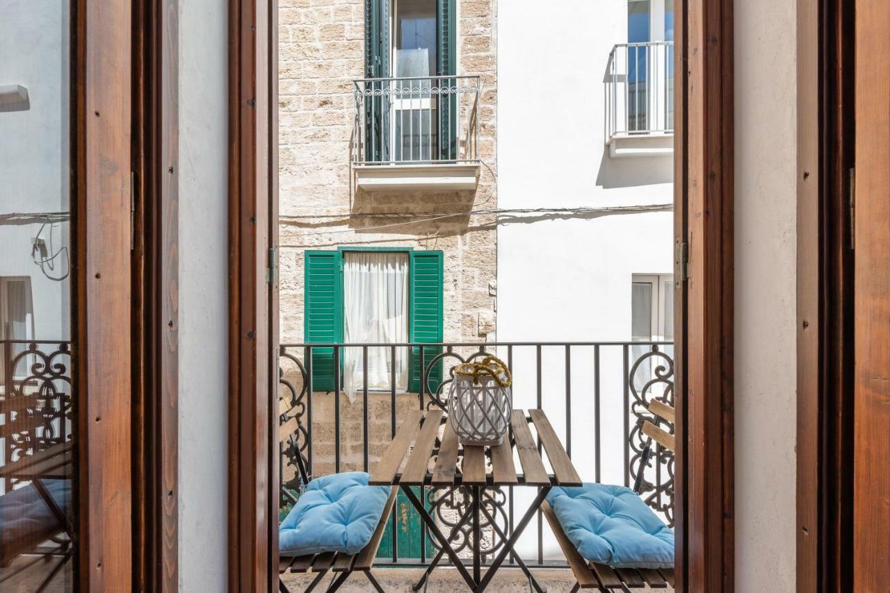 Il Simposio - Housea